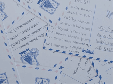 Cartas escritas a mano por la comunidad de La Filial
